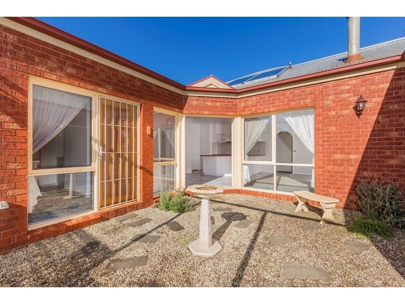 12 Broom Road, Lethbridge VIC 3332