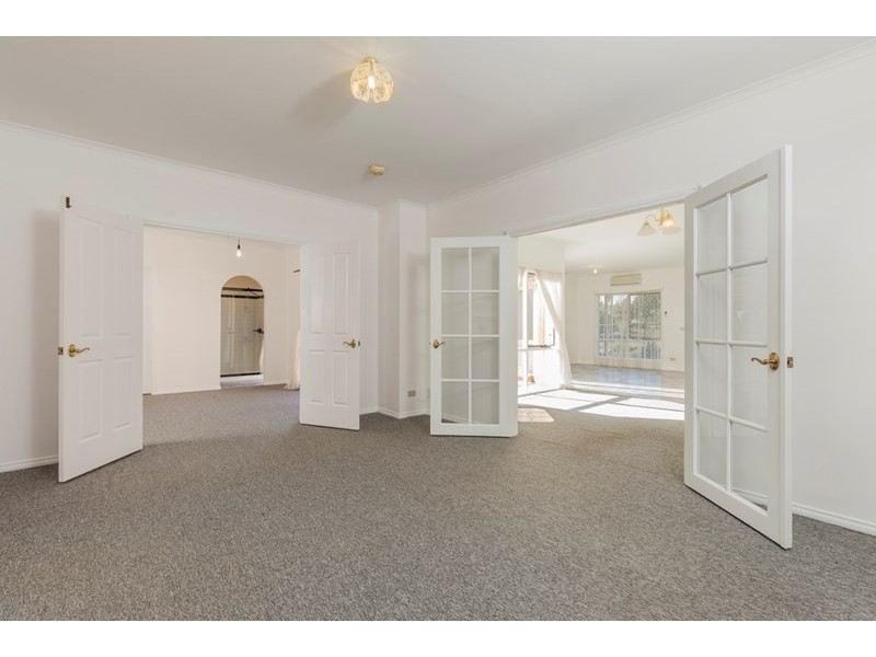 12 Broom Road, Lethbridge VIC 3332