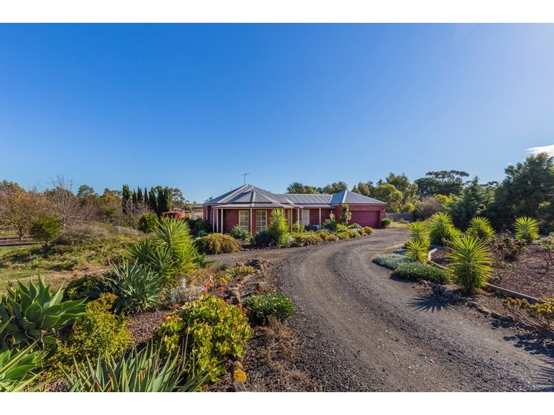 12 Broom Road, Lethbridge VIC 3332