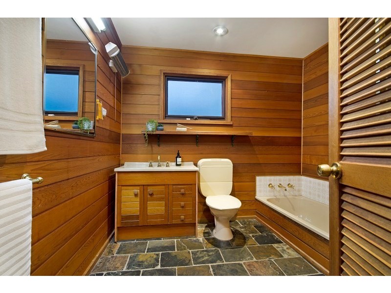 10 Walker Street, Rippleside VIC 3215