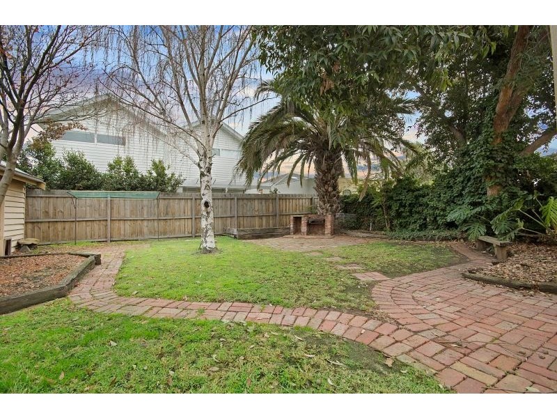 10 Walker Street, Rippleside VIC 3215