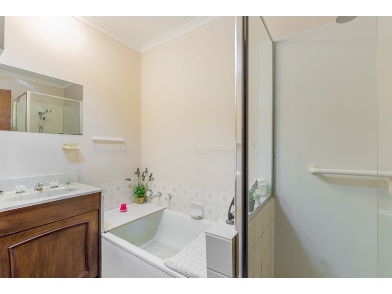 1/49 Mervyn Street, Newtown VIC 3220