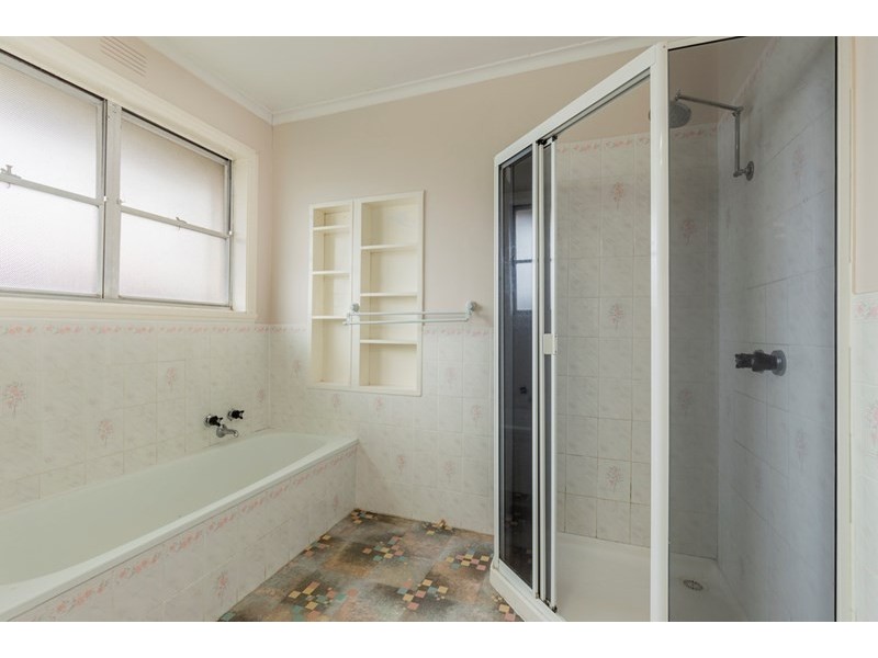 2 Raymond Grove, Corio VIC 3214