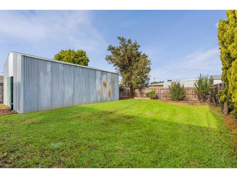 2 Raymond Grove, Corio VIC 3214