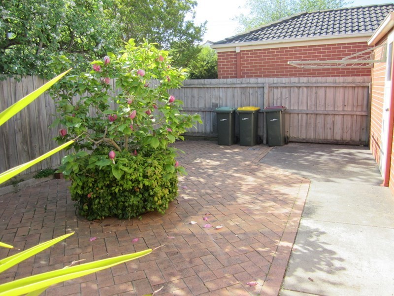 6 Woorayl Street, Hamlyn Heights VIC 3215