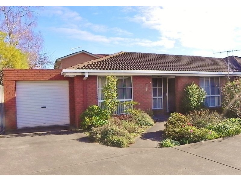 4/2 Eton Road, Belmont VIC 3216