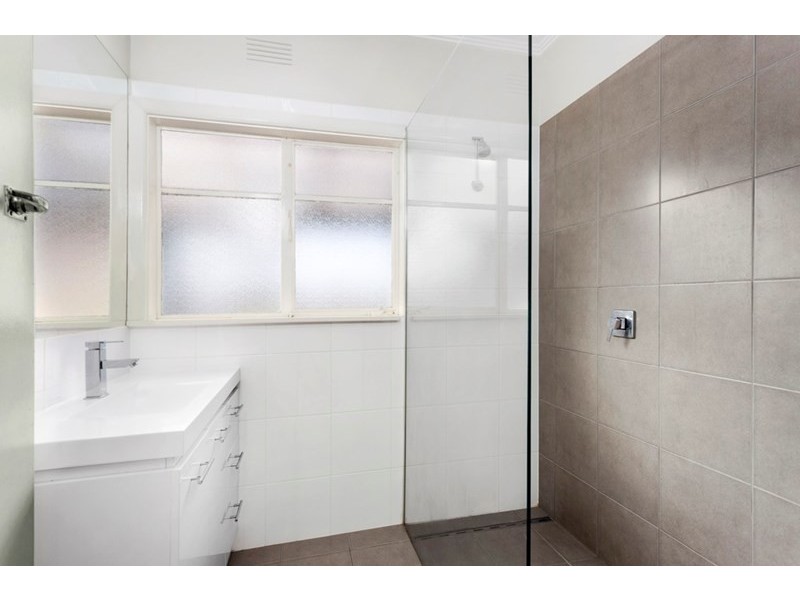 8 Kedleston Road, Herne Hill VIC 3218