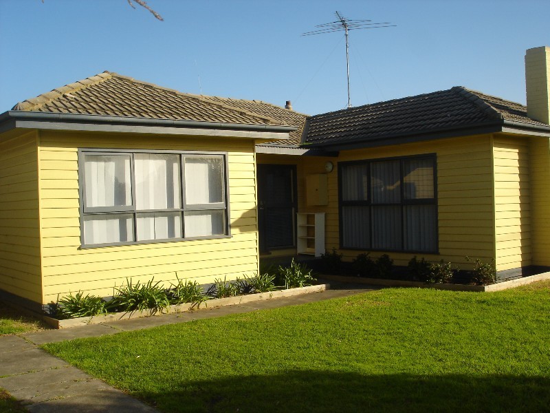 16 Dew Street, Whittington VIC 3219