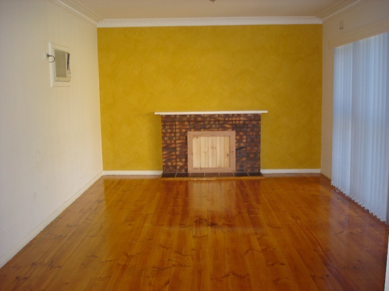 16 Dew Street, Whittington VIC 3219