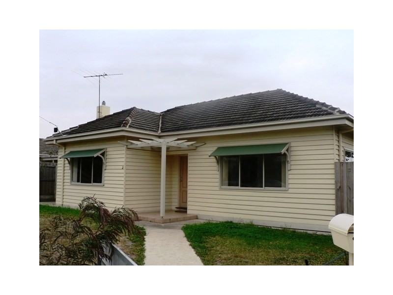 2 Rotherham Street, Belmont VIC 3216