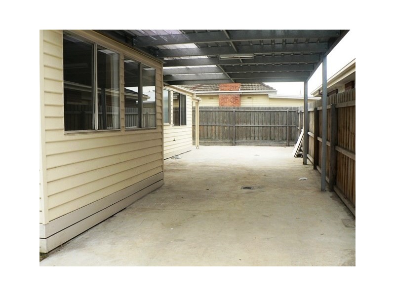 2 Rotherham Street, Belmont VIC 3216