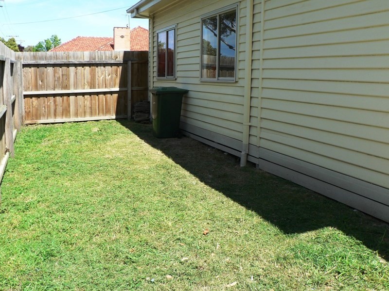 2 Rotherham Street, Belmont VIC 3216