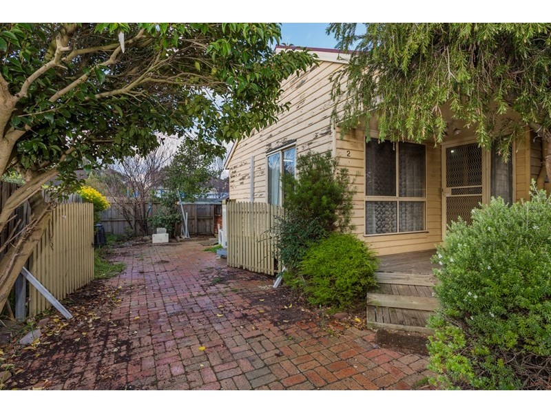 2/11 McNeil Avenue, East Geelong VIC 3219