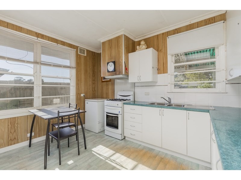 76 Eagle Parade, Norlane VIC 3214