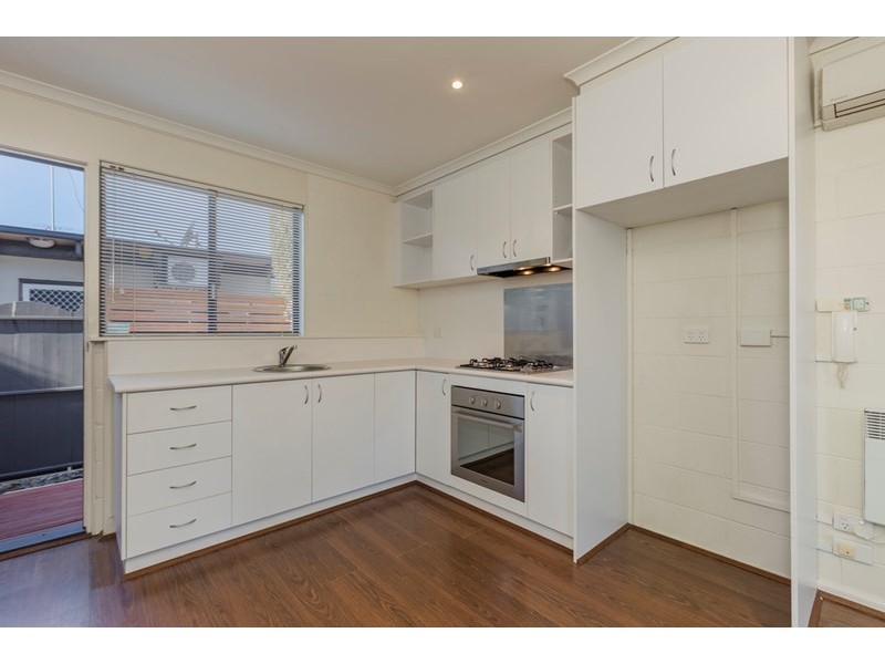 1/30 Albert Street, Geelong West VIC 3218