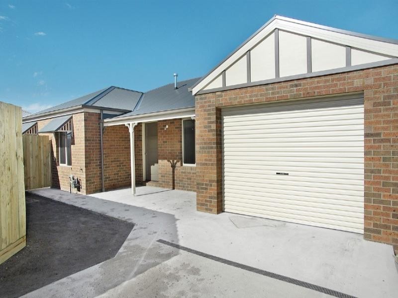 1 & 2/11 Michael Court, Grovedale VIC 3216