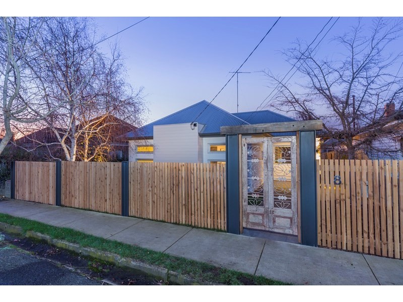 8 Price Street, Newtown VIC 3220