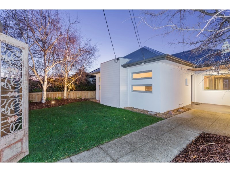 8 Price Street, Newtown VIC 3220