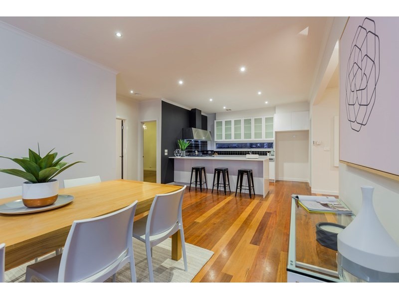 8 Price Street, Newtown VIC 3220