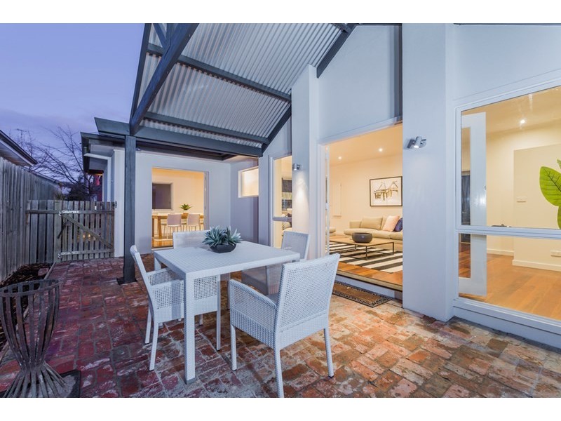 8 Price Street, Newtown VIC 3220