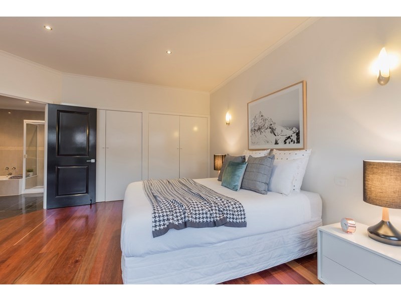 8 Price Street, Newtown VIC 3220