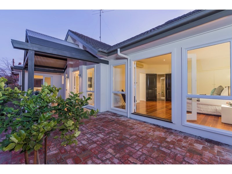 8 Price Street, Newtown VIC 3220