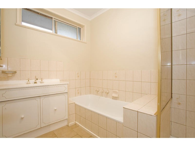 16 Buangor Street, Corio VIC 3214