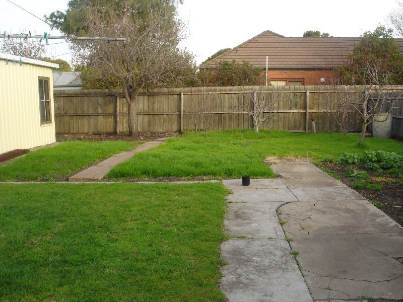31 Waratah Street, Geelong West VIC 3218