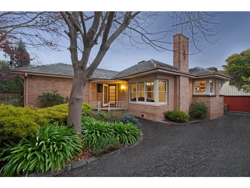 4 Toyne Avenue, Hamlyn Heights VIC 3215