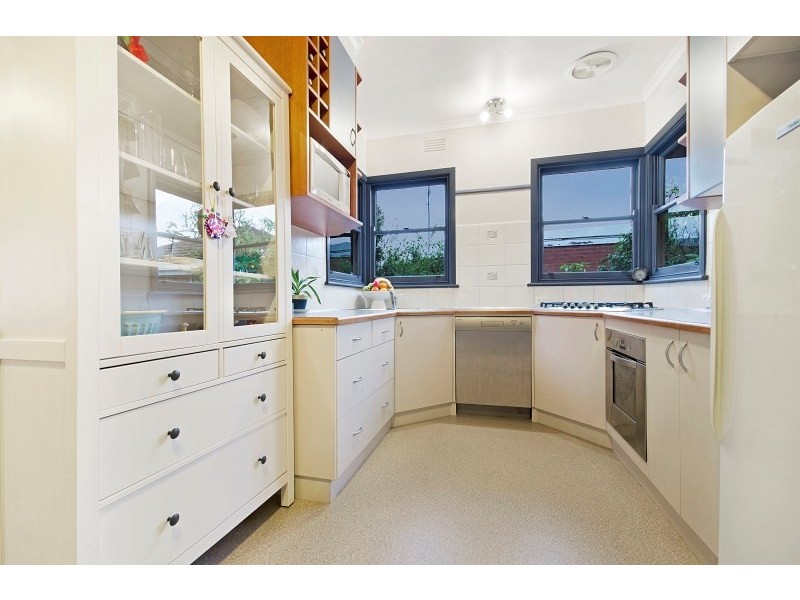 4 Toyne Avenue, Hamlyn Heights VIC 3215