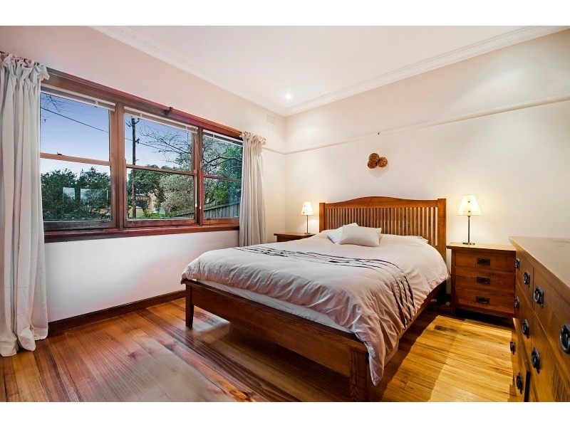 4 Toyne Avenue, Hamlyn Heights VIC 3215