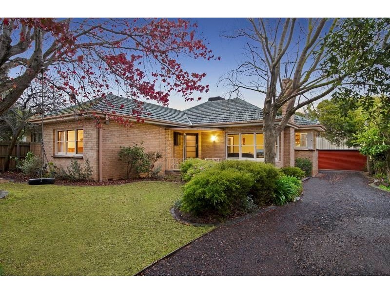 4 Toyne Avenue, Hamlyn Heights VIC 3215