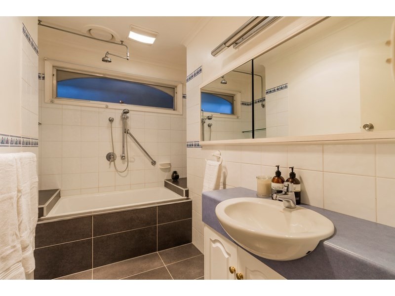 47 Culzean Crescent, Highton VIC 3216