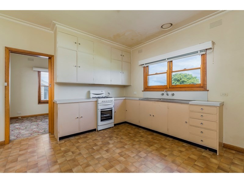 12 Bellarine Highway, Newcomb VIC 3219