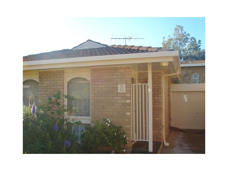 8/270a Pakington Street, Newtown VIC 3220