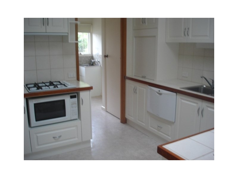 8/270a Pakington Street, Newtown VIC 3220