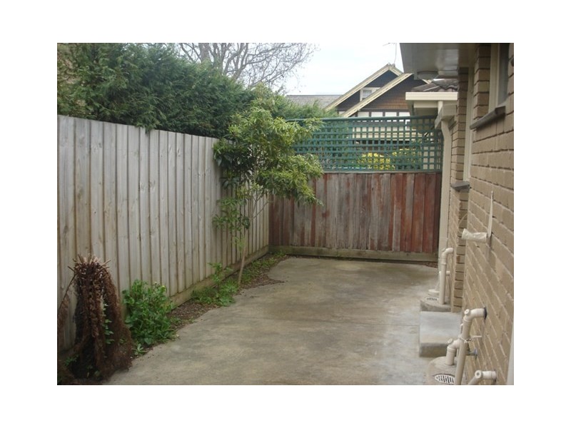 8/270a Pakington Street, Newtown VIC 3220