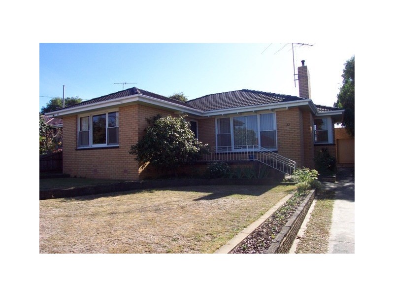 32 Cuthbert Avenue, Highton VIC 3216
