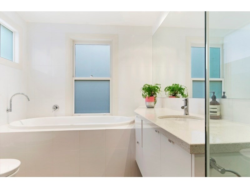 1 Noske Street, Newtown VIC 3220