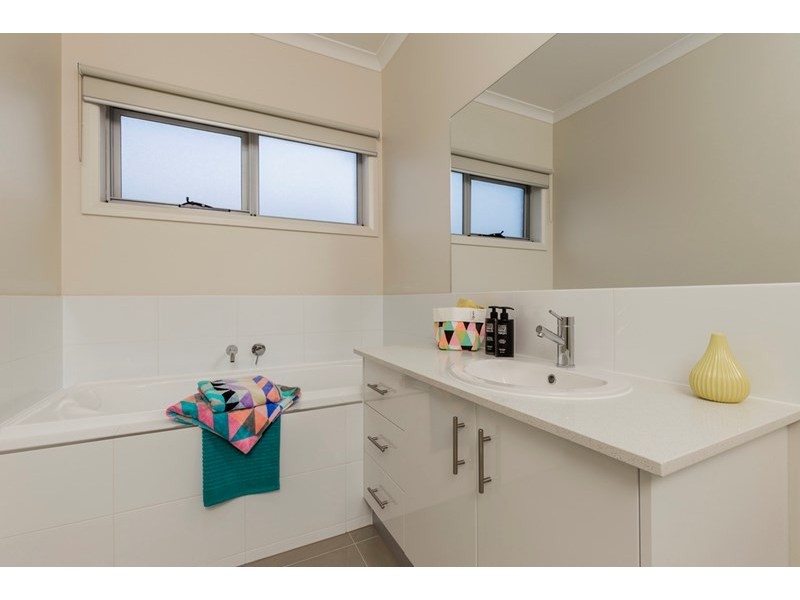 1/24 Clarence Street, Geelong West VIC 3218