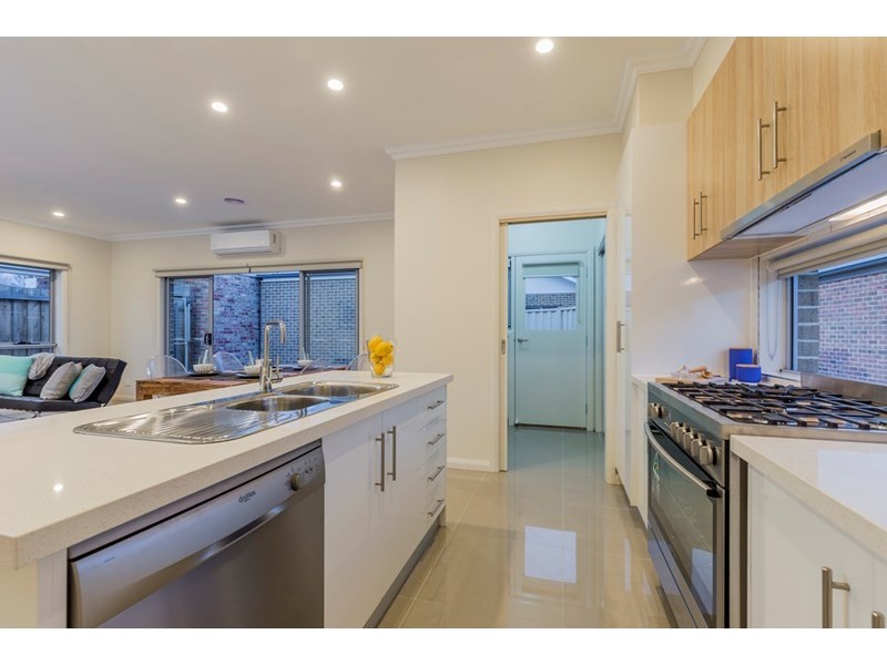 1/24 Clarence Street, Geelong West VIC 3218