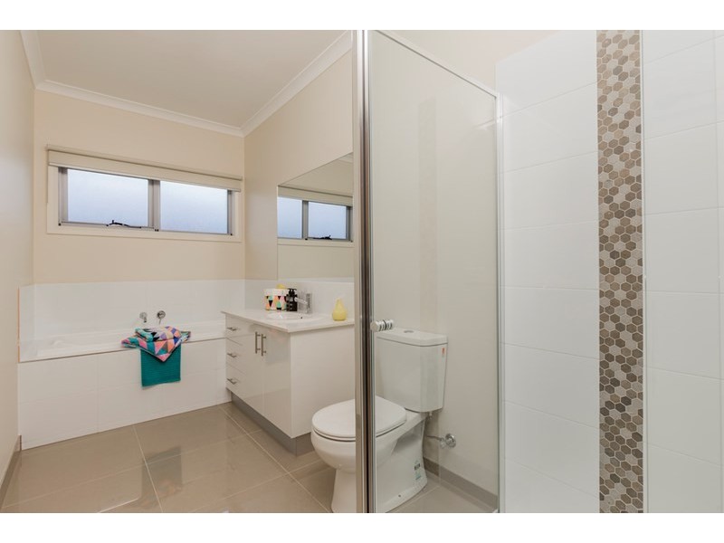 1/24 Clarence Street, Geelong West VIC 3218