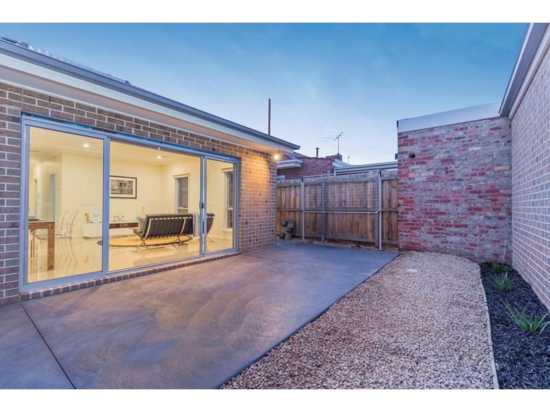 1/24 Clarence Street, Geelong West VIC 3218