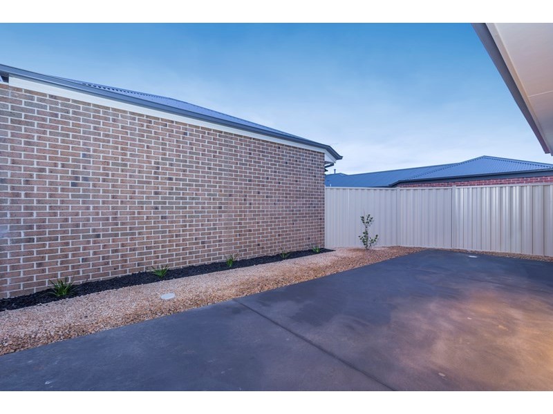 1/24 Clarence Street, Geelong West VIC 3218