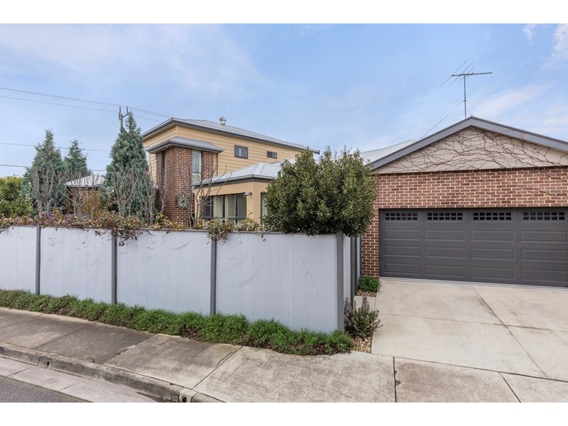 26 Malvern Grove, Manifold Heights VIC 3218