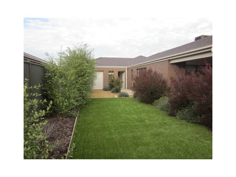 23 Springwater Drive, Lara VIC 3212