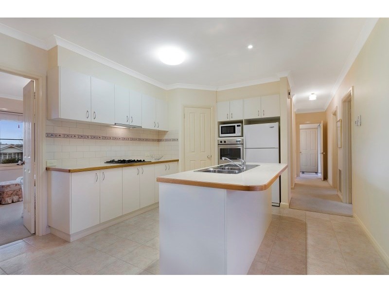 77 Meadowvale Drive, Grovedale VIC 3216