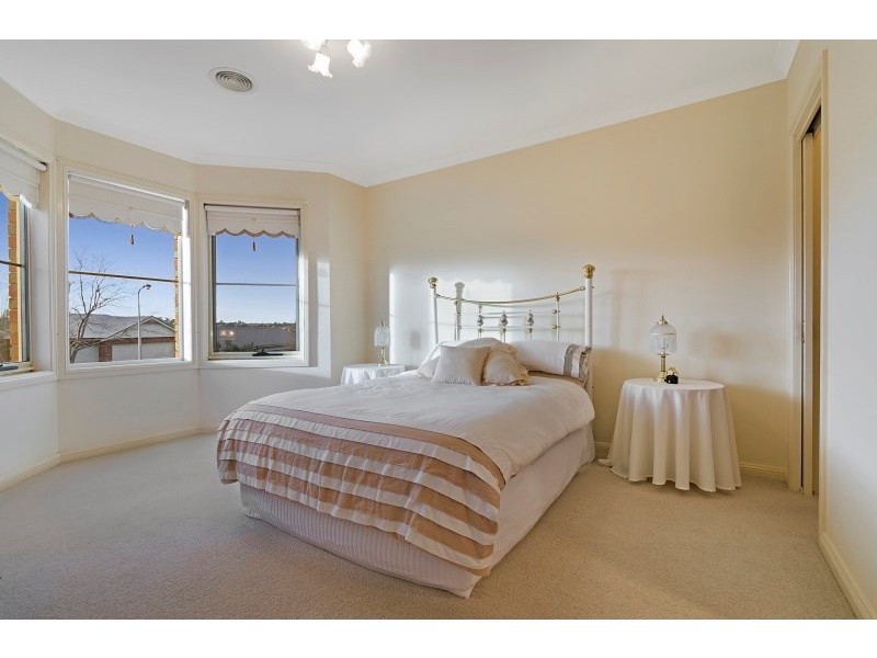 77 Meadowvale Drive, Grovedale VIC 3216