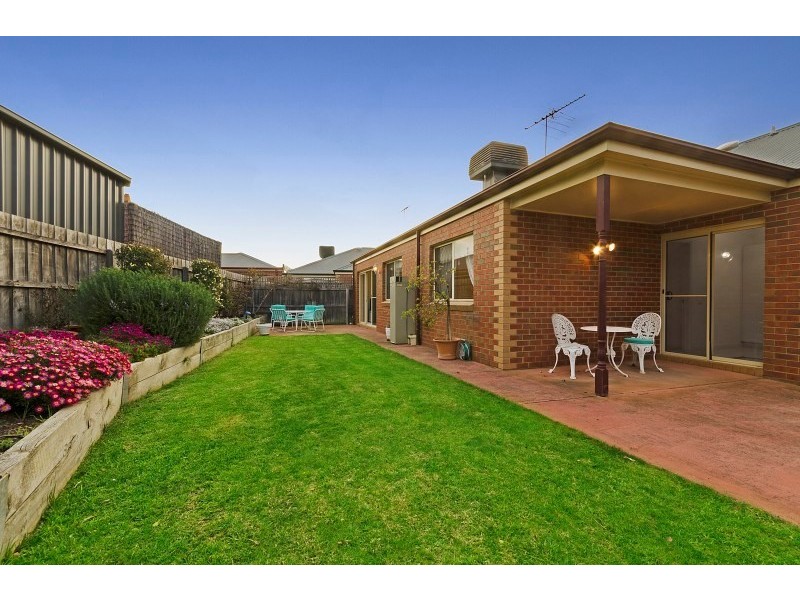 77 Meadowvale Drive, Grovedale VIC 3216