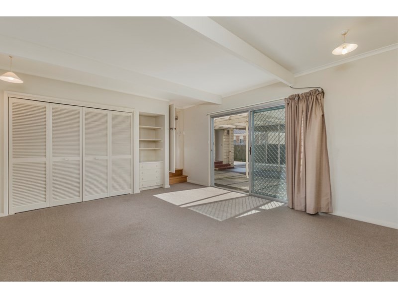 27 Highview Parade, Hamlyn Heights VIC 3215